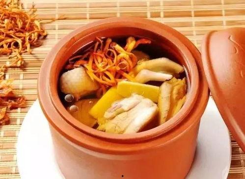 大爷吃瓜喝汤视频,笑料横生，网友直呼“太治愈”