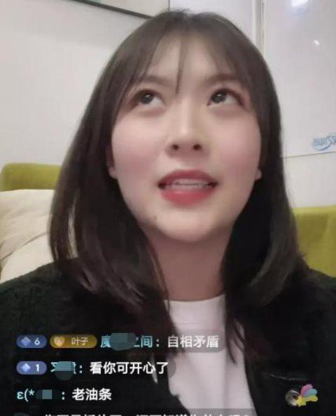 小伟和小丽视频吃瓜,趣味横生瞬间捕捉